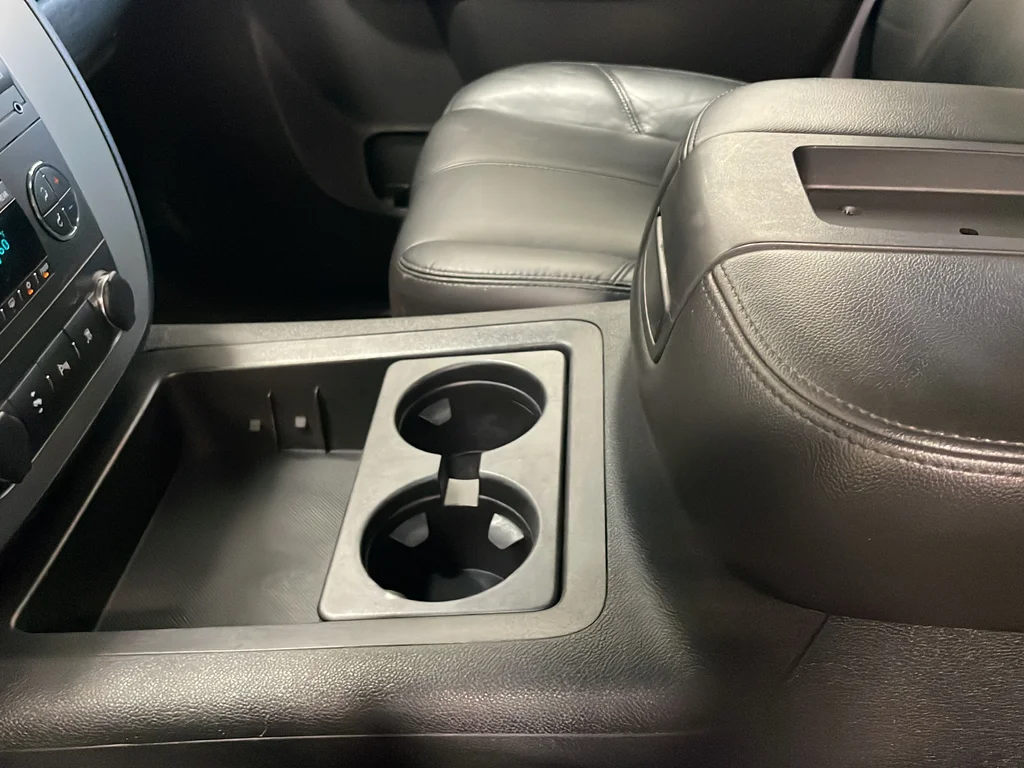 Used 2011 White GMC SLT image 22