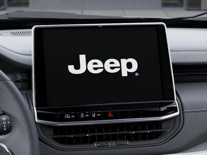 New 2026 Bright White Clearcoat Jeep Latitude image 19