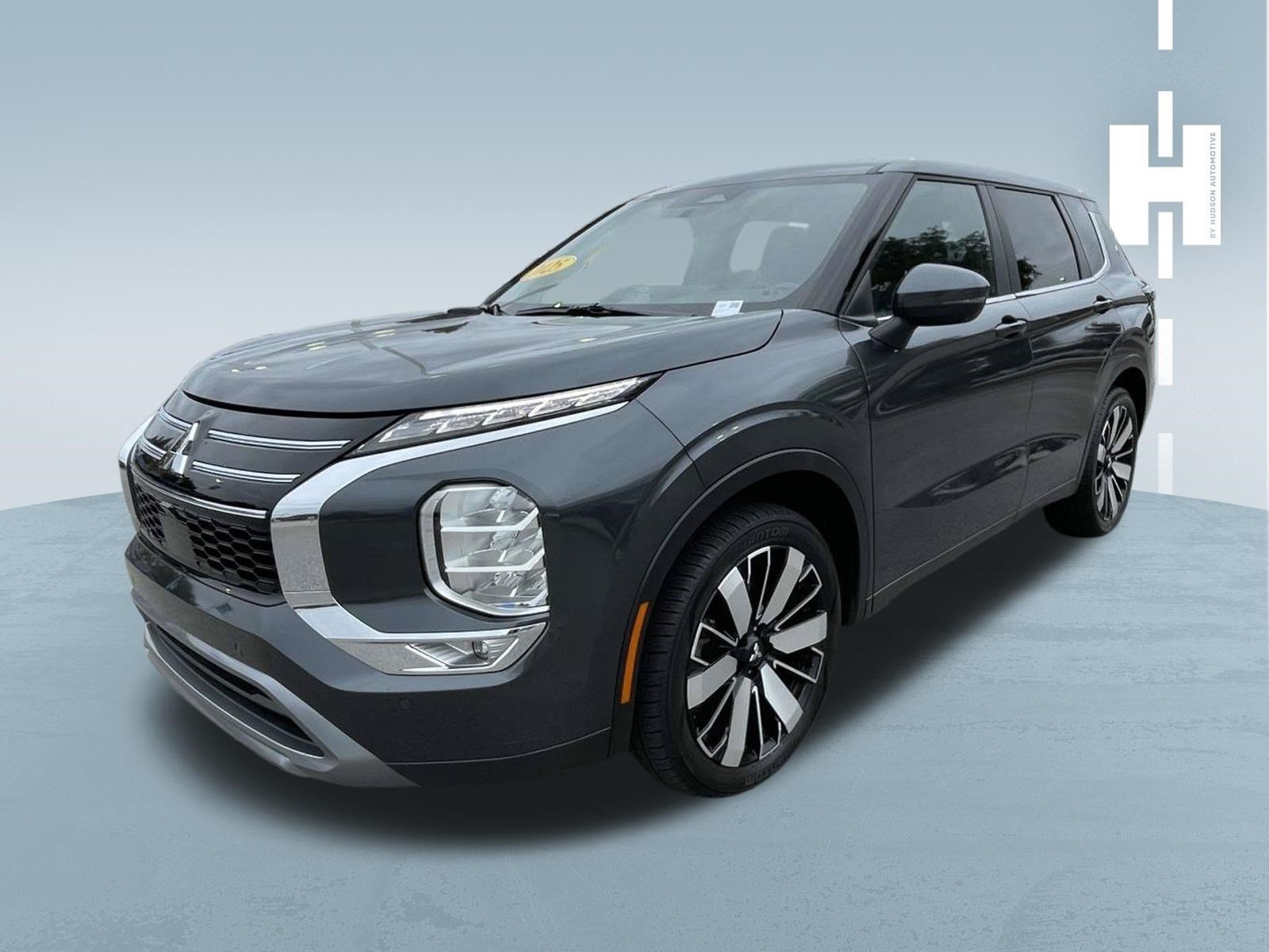 Used 2025 Graphite Gray Mitsubishi SE image 3