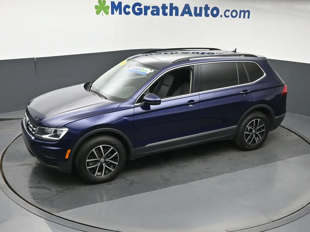Certified Used 2021 Blue Volkswagen 2.0T SE image 23