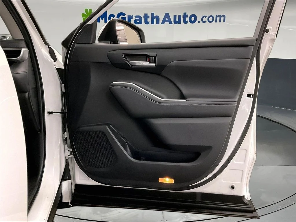 Used 2023 Beige Toyota XLE image 28