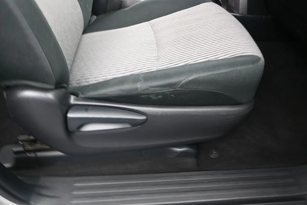 Used 2017 Classic Silver Metallic Toyota SR5 image 11