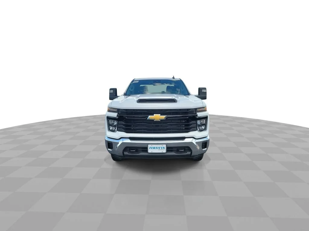 New 2026 Summit White Chevrolet WT image 3
