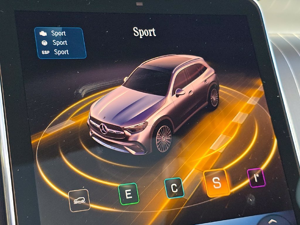 New 2026 MANUFAKTUR Patagonia Red Metallic Mercedes-Benz GLC 300 image 68