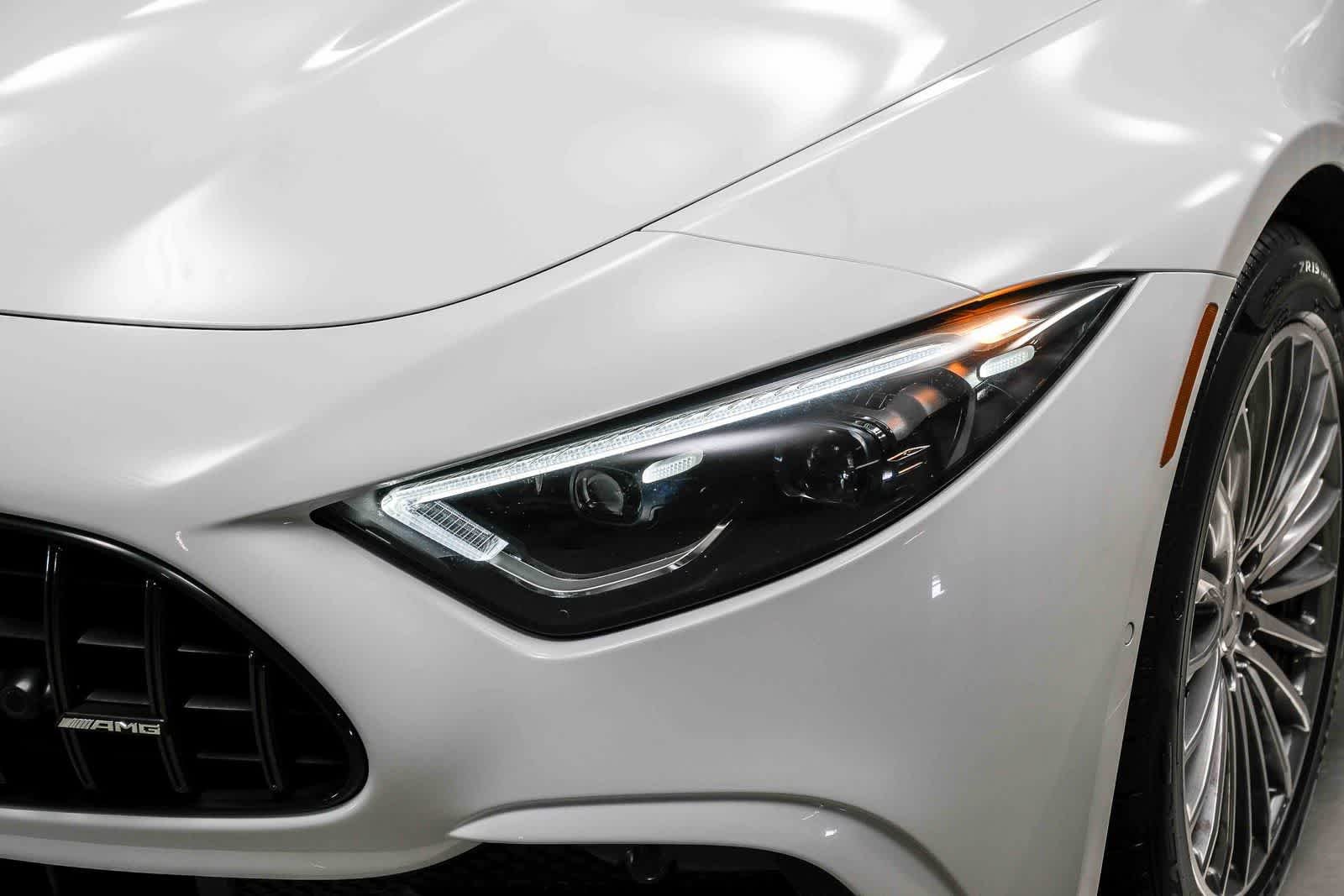 Certified Used 2023 MANUFAKTUR Moonlight White Metallic Mercedes-Benz AMG® SL 43 image 12