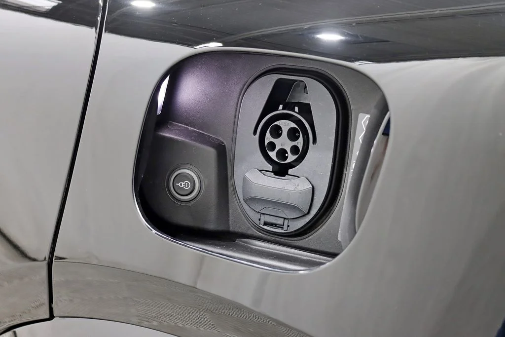 2025 Porsche Macan Electric Turbo