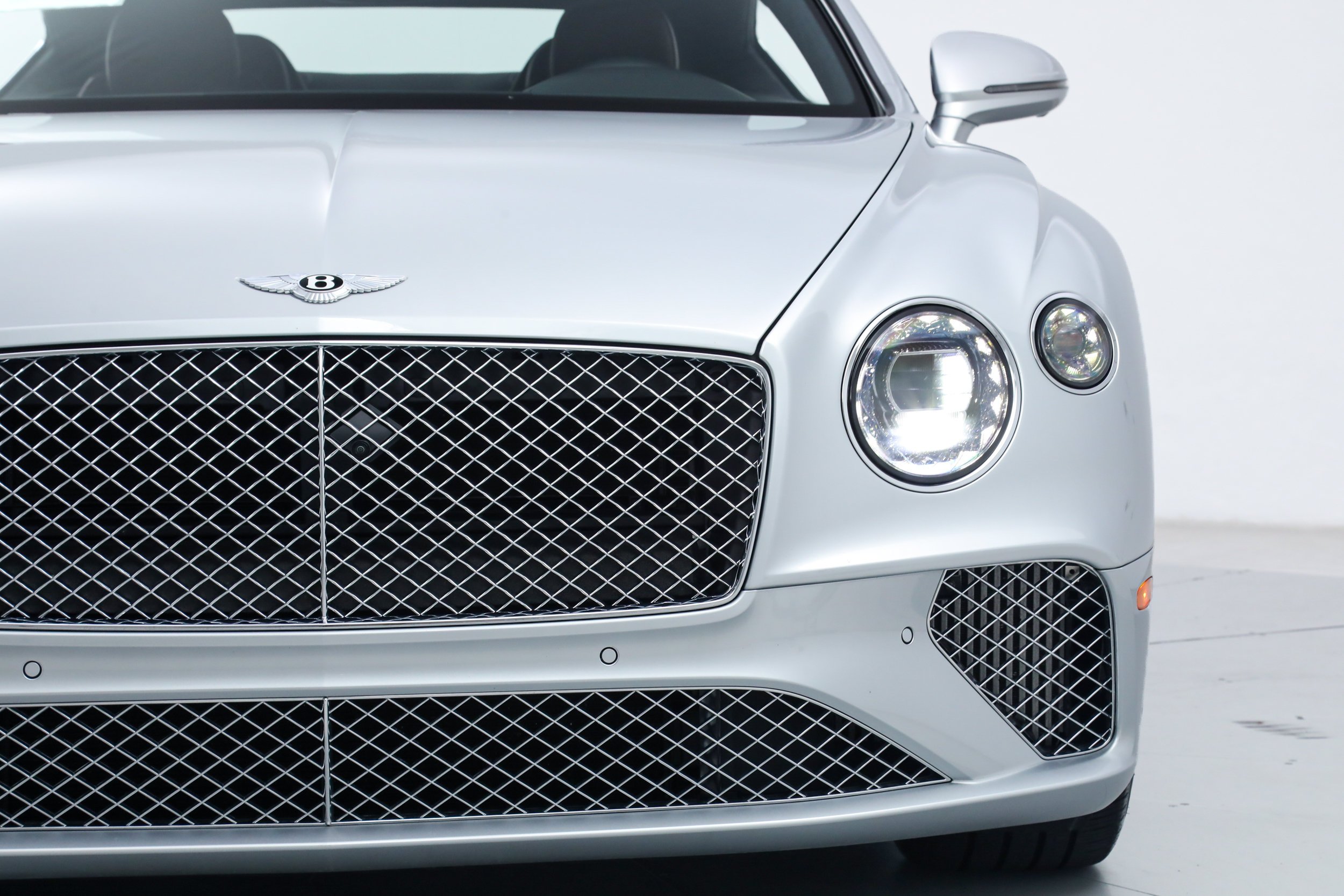 Used 2022 Silver Bentley  image 10