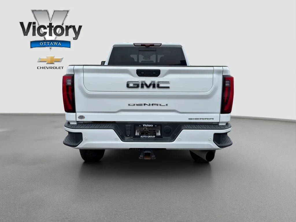Used 2024 White GMC Denali Ultimate image 5