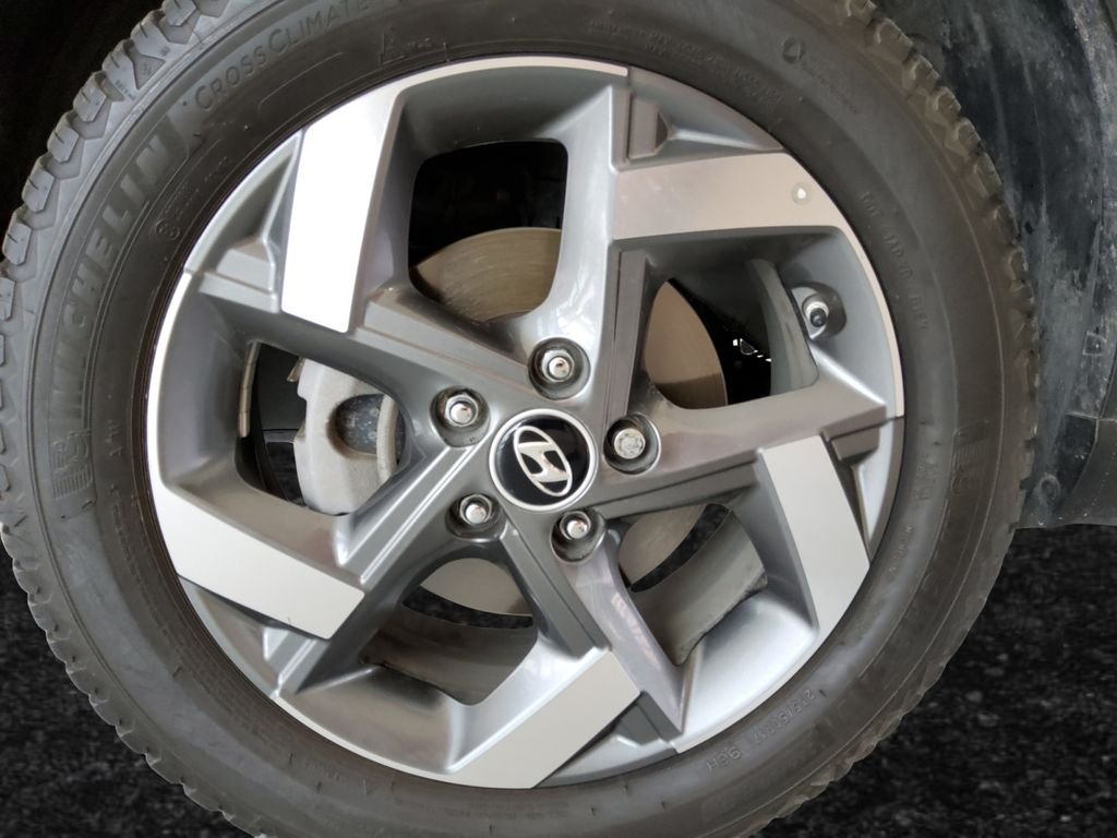 Used 2025 Green Hyundai SEL image 26