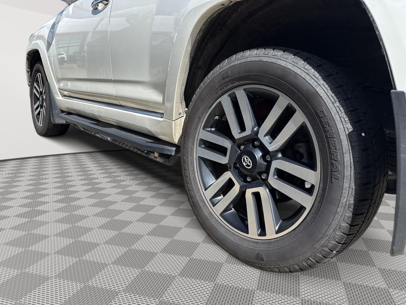 Certified Used 2019 Blizzard Pearl Toyota Limited image 18