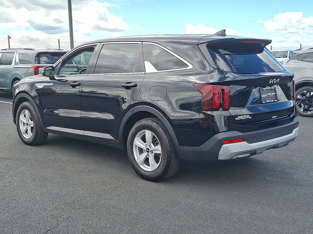 Certified Used 2025 Black Kia LX image 4