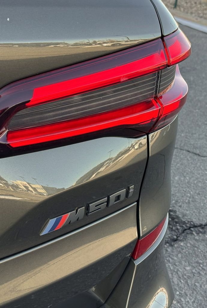 Used 2023 Green BMW M50i image 8