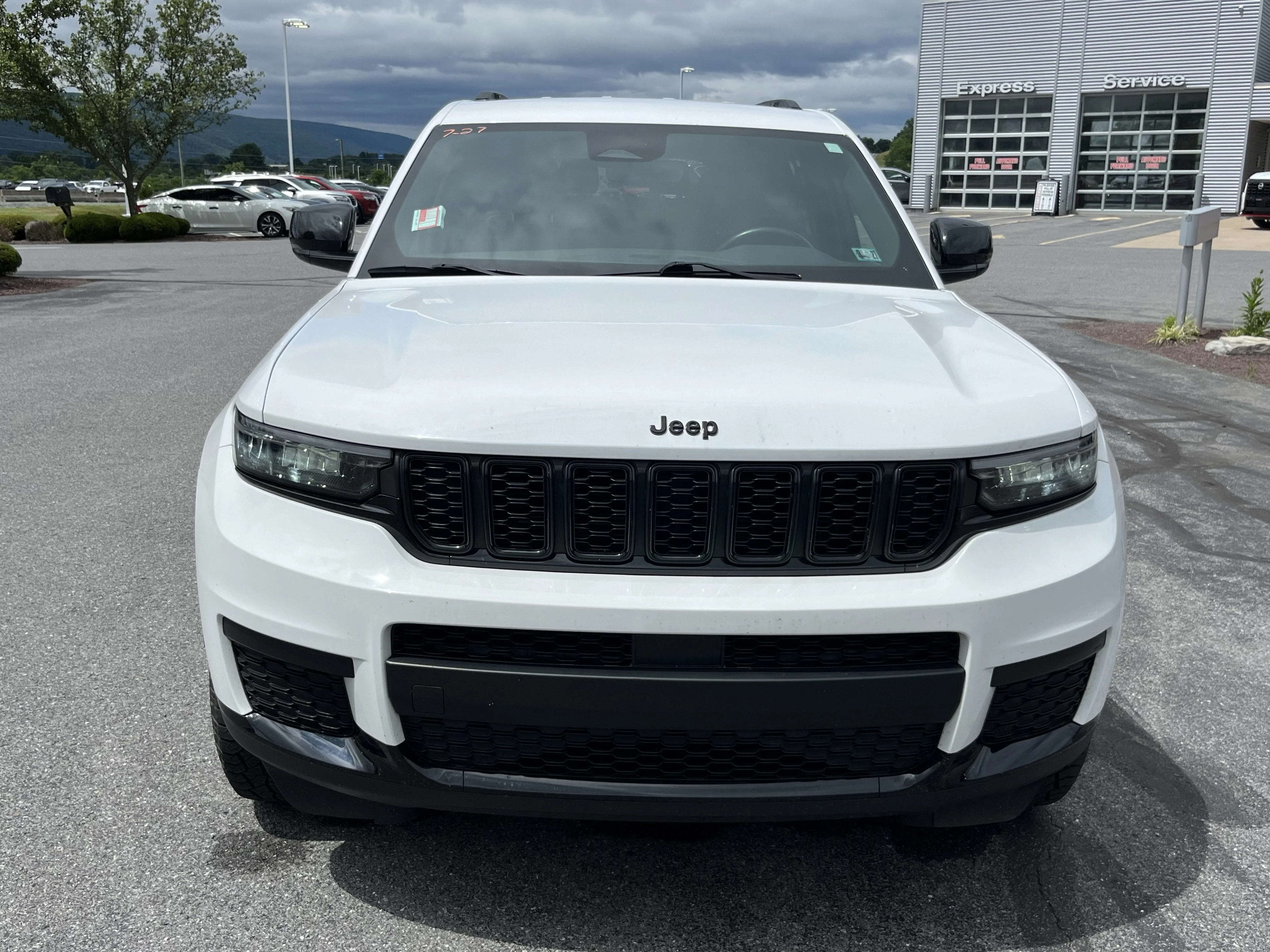 Used 2022 Bright White Clearcoat Jeep Altitude image 8