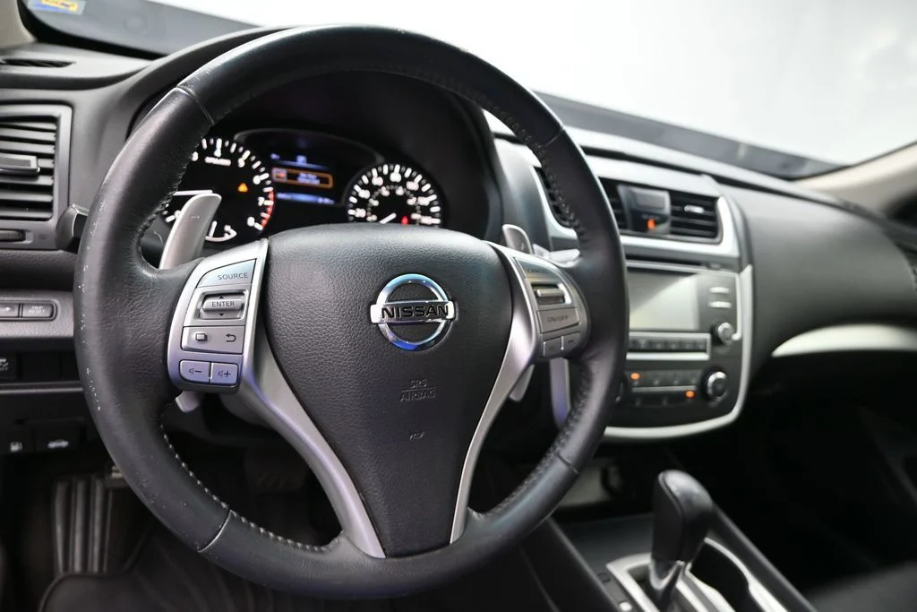 Used 2017 Gray Nissan 2.5 SR image 21
