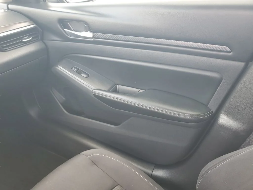 Used 2025 Gray Nissan SV FWD image 13