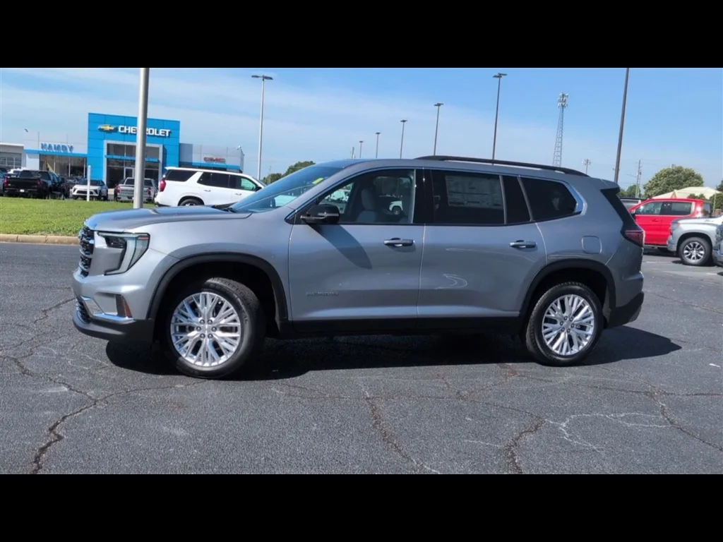 New 2026 Sterling Metallic GMC Elevation image 29
