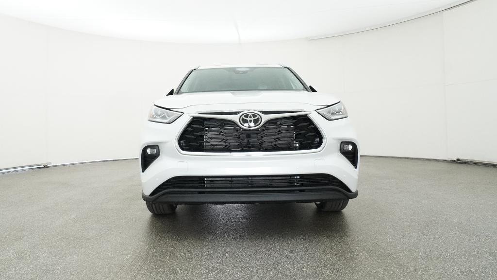 2026 Toyota Highlander Limited - Photo 6