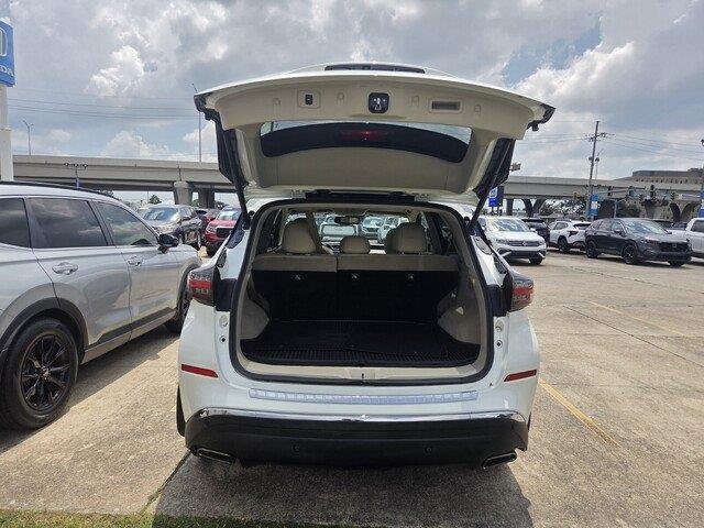 Used 2019 Pearl White Tricoat Nissan Platinum image 28