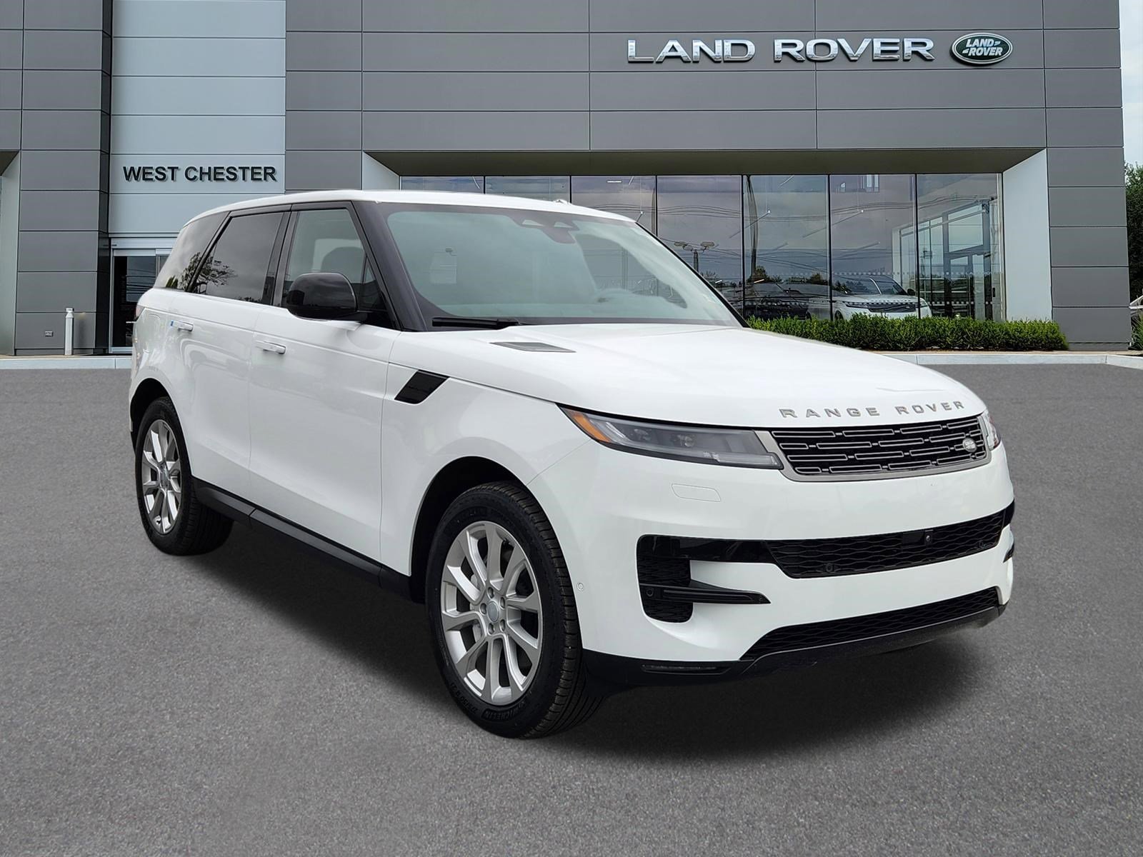 Certified Used 2024 Fuji White Land Rover SE image 2