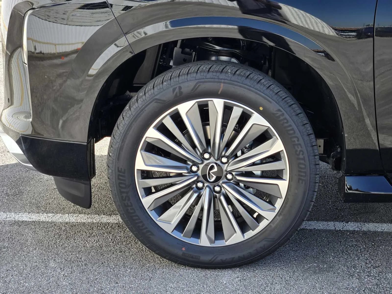 New 2026 BLACK OBSIDIAN INFINITI Luxe 2WD image 7