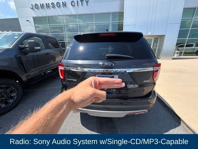 Used 2017  Ford Limited image 9