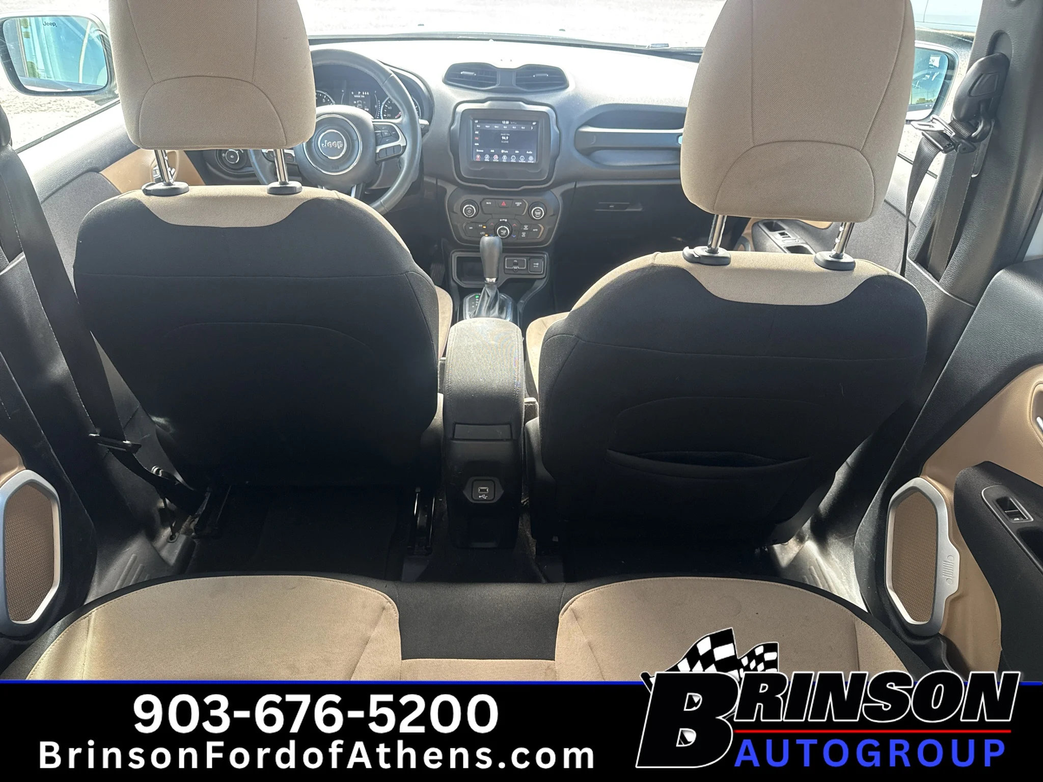 Used 2019 Alpine White Clearcoat Jeep Latitude image 11