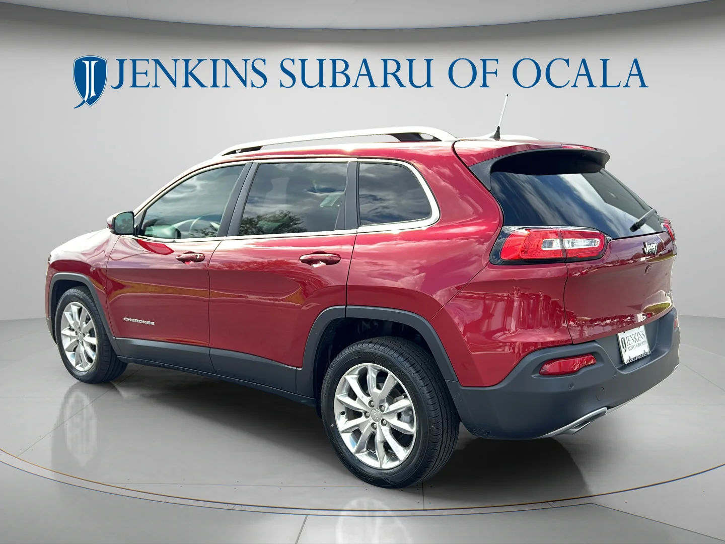 Used 2016 Deep Cherry Red Crystal Pearlcoat Jeep Limited image 5