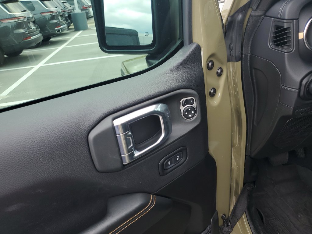 Used 2025 Green Jeep High Tide image 10