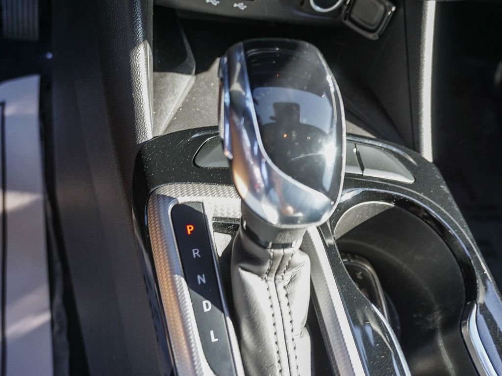 Used 2024 Black Buick Avenir image 22