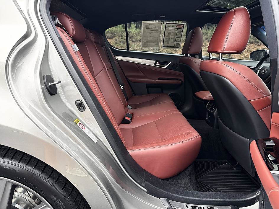 Used 2015 Atomic Silver Lexus 350 image 22