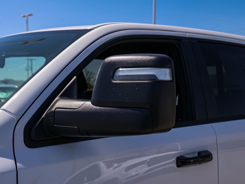 New 2026 Bright White Clear-Coat Exterior Paint RAM Big Horn Night Edition image 11