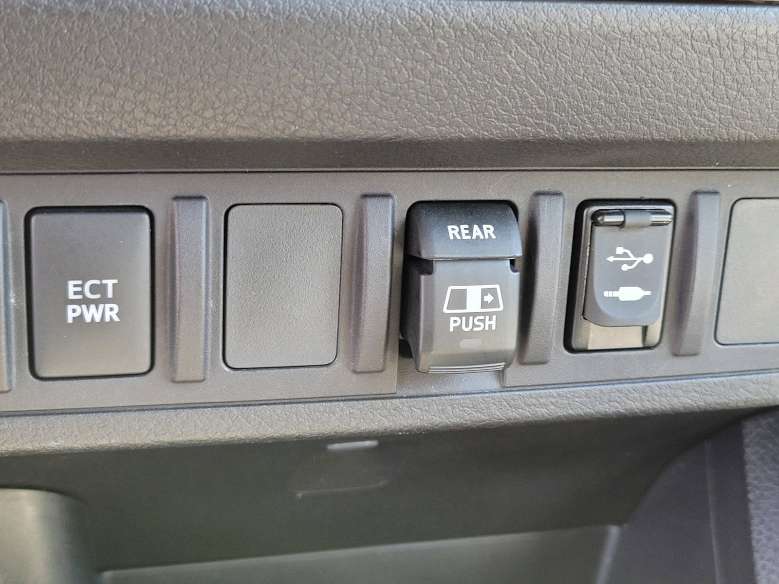 Used 2019 White Toyota  image 21