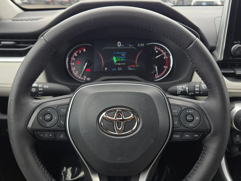 Used 2023 Silver Toyota XLE image 34