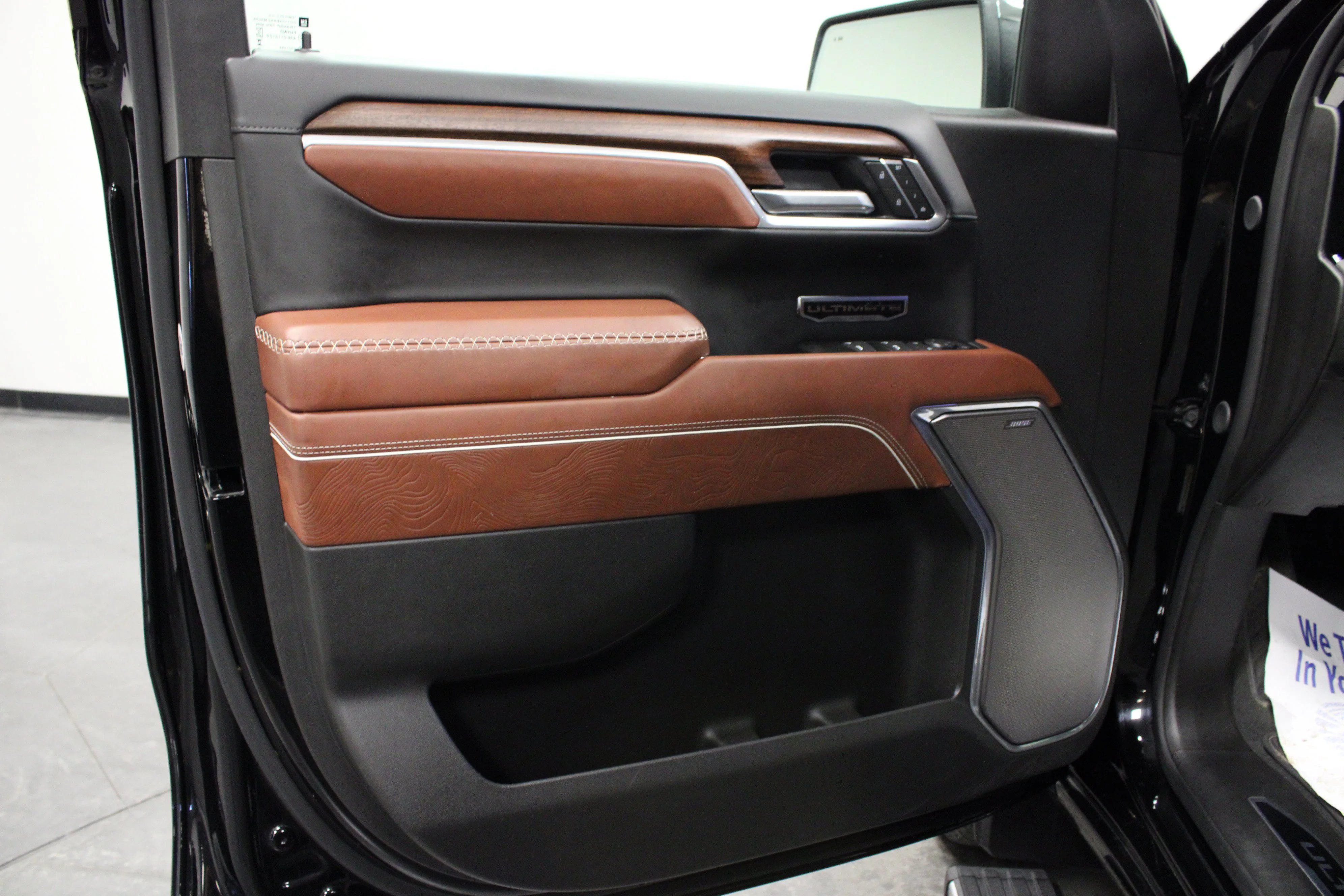 Used 2026 Onyx Black GMC Denali Ultimate image 11