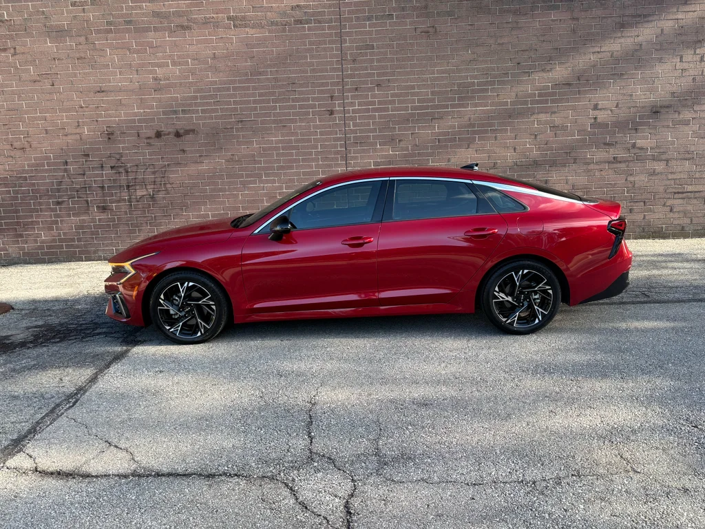 Used 2025 Runway Red Kia GT-Line image 2