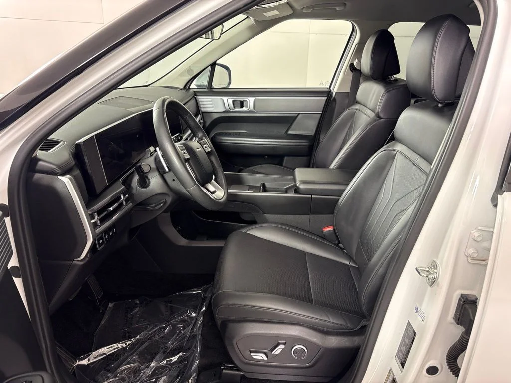 Used 2024 White Hyundai SEL image 26