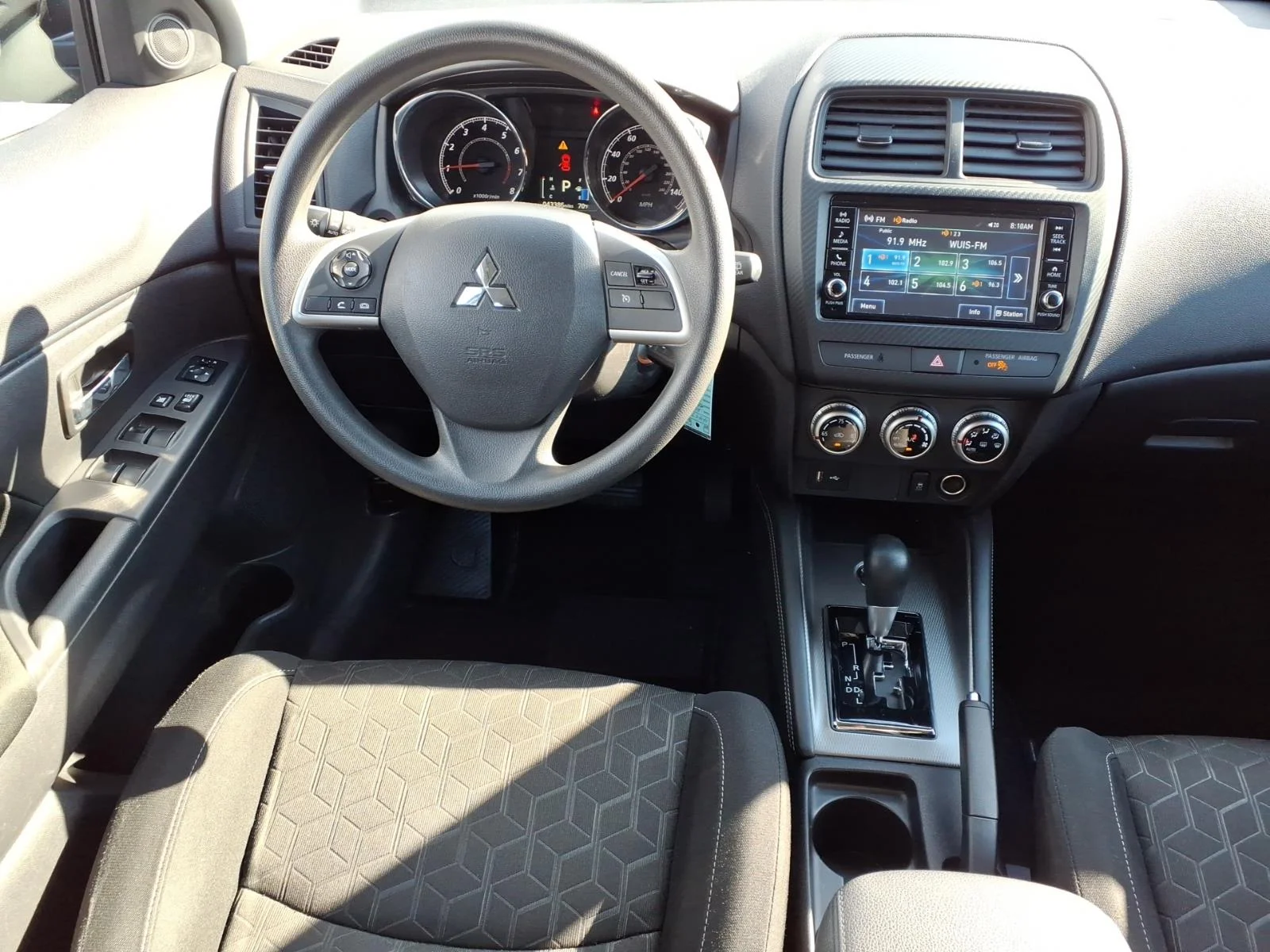 Used 2025 Labrador Black Pearl Mitsubishi ES image 3