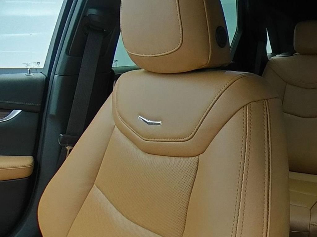 Used 2026 Emerald Lake Metallic Cadillac Premium Luxury image 30
