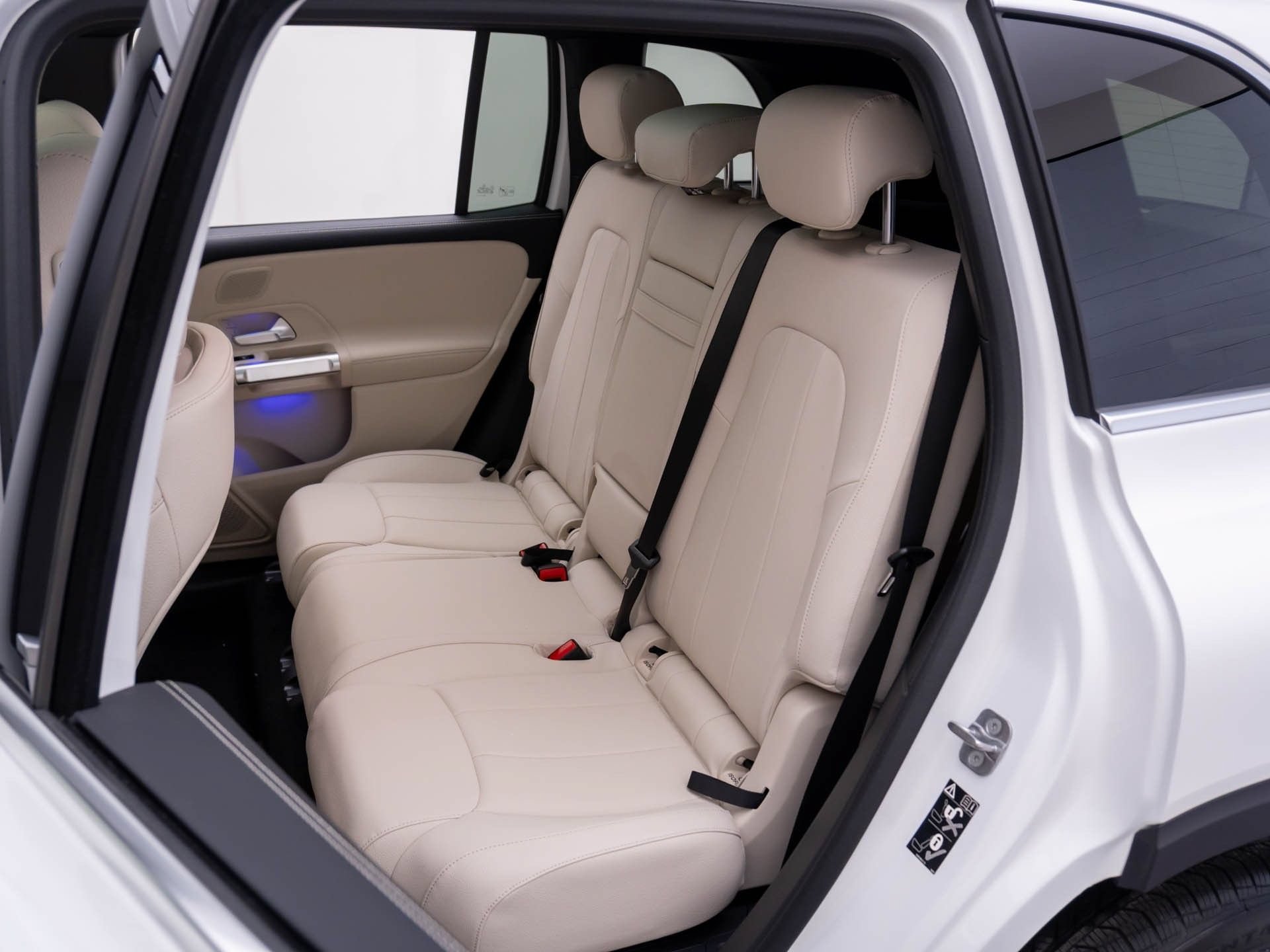 New 2026 Polar White Mercedes-Benz GLB 250 image 63