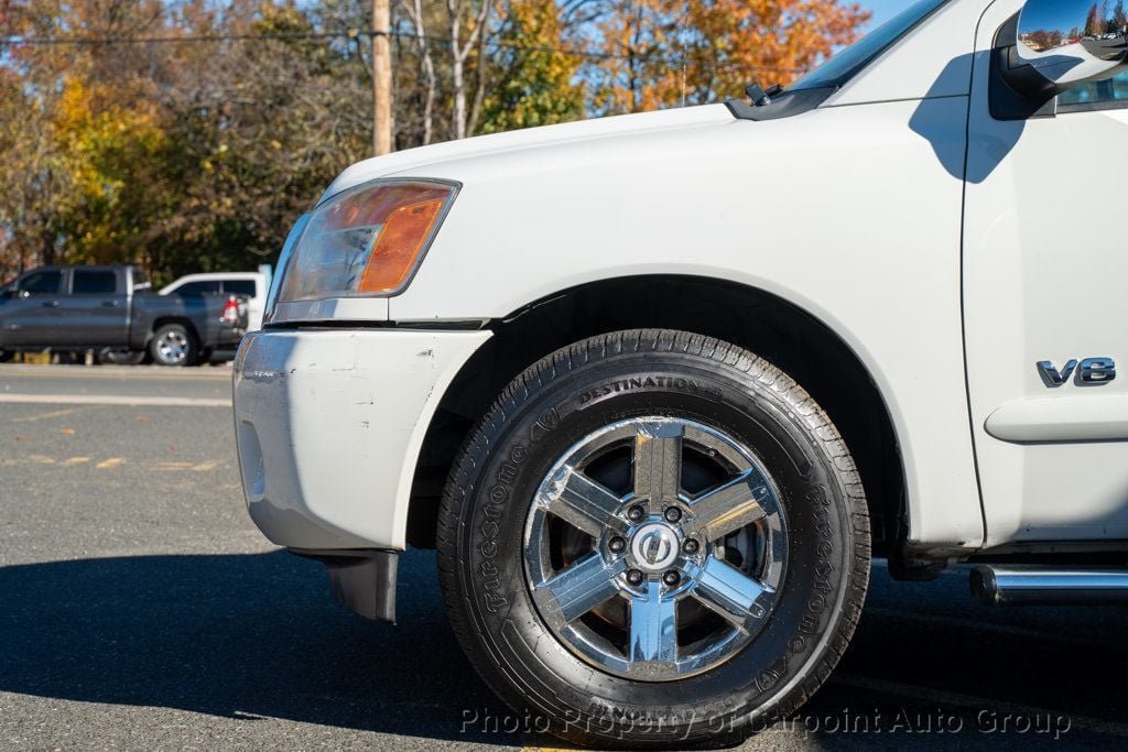 2014 Nissan Titan SV photo 2