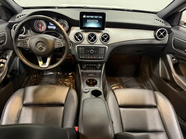 Used 2016 White Mercedes-Benz GLA 250 image 31