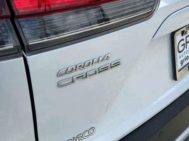 Used 2022 Beige Toyota XLE image 15