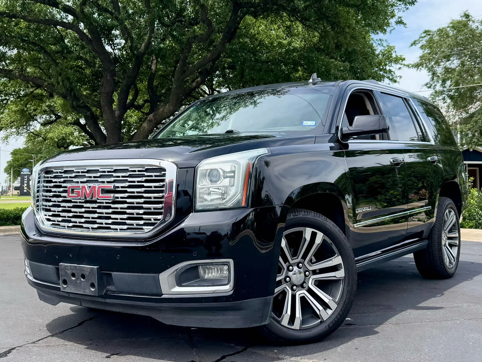 2019 GMC Yukon 4WD Denali's photo