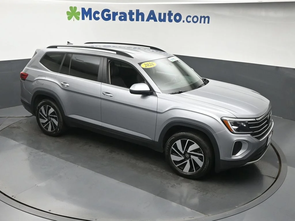 Used 2026 Silver Volkswagen SE w/Technology image 3