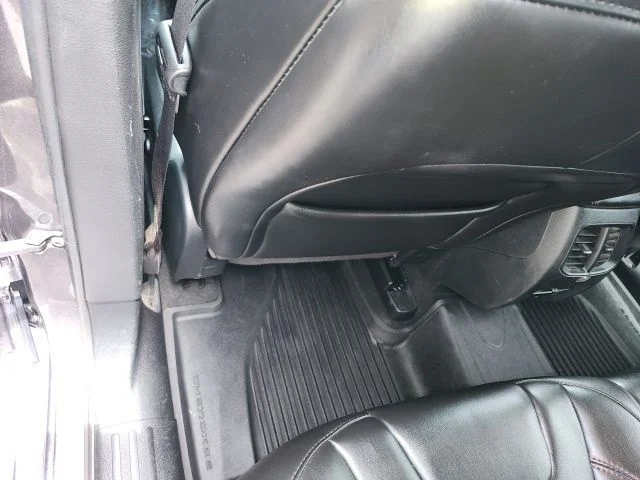 Used 2019 Crystal Metallic Jeep Trailhawk image 39