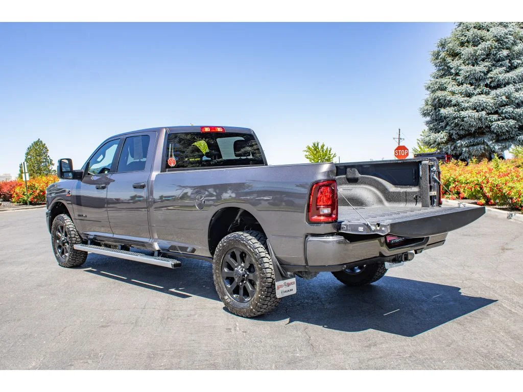 Used 2025 Granite Crystal Metallic Clearcoat Ram Big Horn image 9