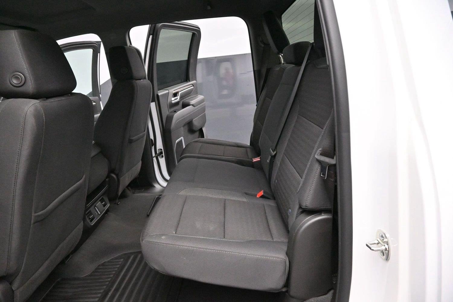 Used 2025 Summit White Chevrolet LT image 28