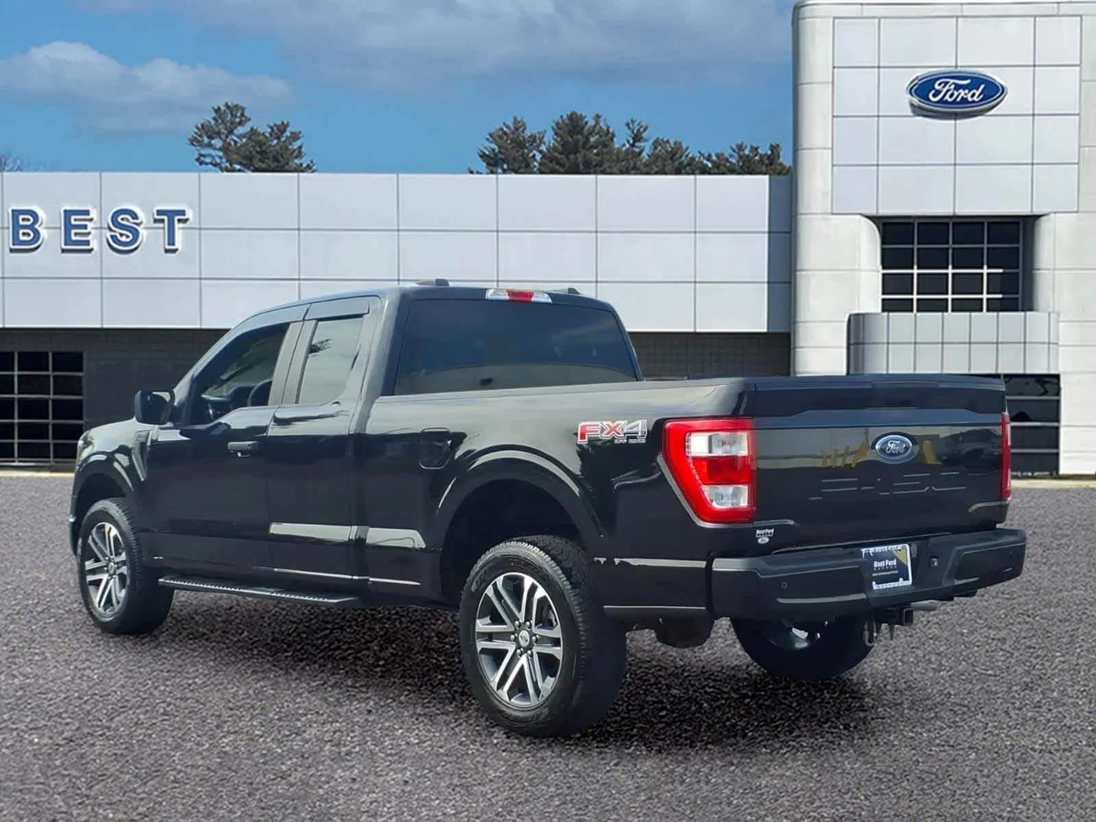 Used 2023 Agate Black Metallic Ford XL image 4