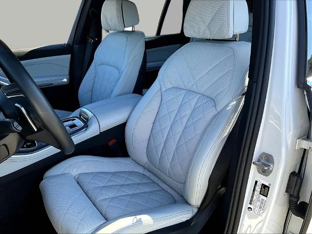 Used 2026 White BMW sDrive40i image 24