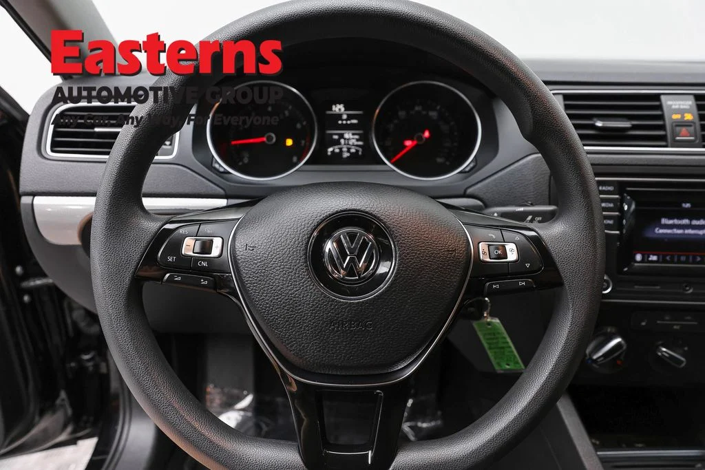 Used 2017 Black Volkswagen 1.4T S image 10